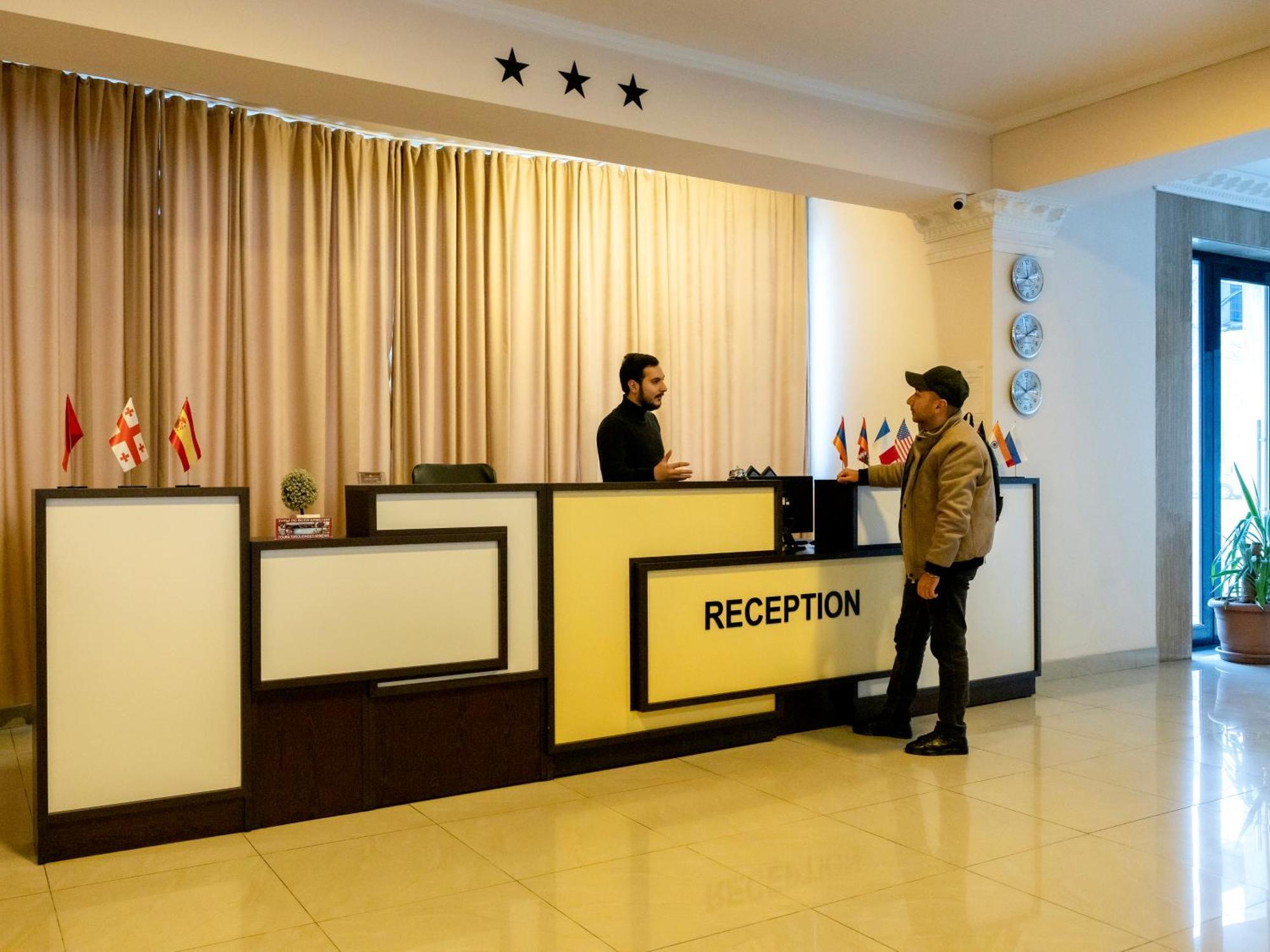 Comfort Hotel Yerevan Luaran gambar